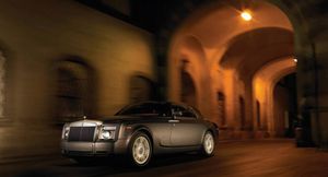 Rolls-Royce Phantom Facelift предстал на шпионских фото с двухцветной краской