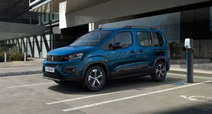 Компания Peugeot выпустила два новых электромобиля