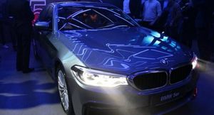 BMW превратила флагманский электрокроссовер iX в современный арт-кар