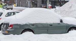 «Автодор» призвал российских водителей очистить крыши автомобилей от сугробов