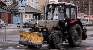 Китайский трактор «Скаут» против МТЗ «Беларус-921»
