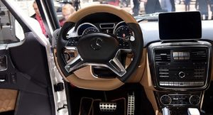 Внедорожник Dartz на шасси Mercedes-Maybach GLS получил катушечный магнитофон