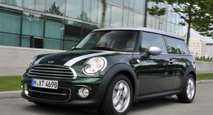 Компания MINI уменьшила количество электрокаров Cooper SE для России