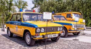 Почему советские автомобили милиции красили в желтый цвет?