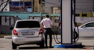 Возвращение технологий прошлого. Украинец сделал газген на свою машину и здорово экономит на бензине