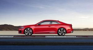 Обзавелся телевизором: Audi обновил пятидверное купе