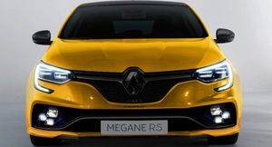 Renault Megane E-Tech Electric стал еще доступнее: на рынок вышла новая версия кроссовера