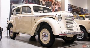 Первым послевоенным «народным» легковым автомобилем в СССР стал «Москвич-400»