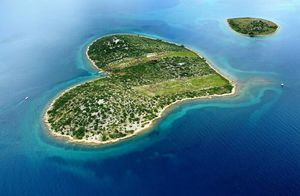 10 островов с удивительными очертаниями