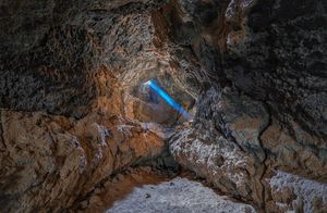 Что скрывают самые глубокие пещеры России и Абхазии