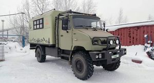 Страшненький фургон ЗИЛ «Бычок» превратили в крутой внедорожник за 2,7 млн рублей