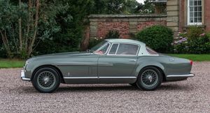 Найденный в поле старинный Jaguar могут продать на аукционе за более чем 1 млн долларов