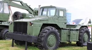 Военный тягач МАЗ-538 использовался как база для техники инженерных войск