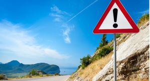 О чем предупреждает водителей дорожный знак «Прочие опасности»?