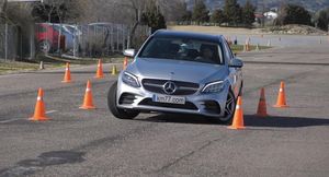 Универсал Mercedes-Benz E-Class Estate запросто смог пройти "лосиный тест"