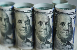 Силуанов: 130 млрд долларов давят на курс рубля