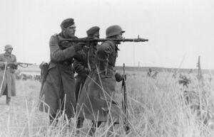 Стрельба из немецкого пулемета MG c плеча товарища: миф или реальность