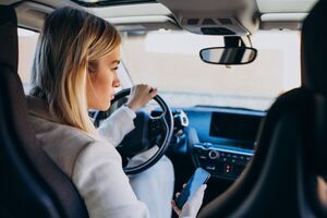 Пользователи VK могут загрузить в смартфон водительские права и СТС
