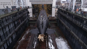 В Петербурге на воду спущена дизель-электрическая подводная лодка «Великие Луки»