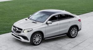 Дайджест: Рестайлинг Mercedes GLE, новый салон Mazda CX-90 и юбилейный Maserati