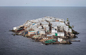 Как живут люди на самом густонаселенном острове в мире: демократия по-африкански