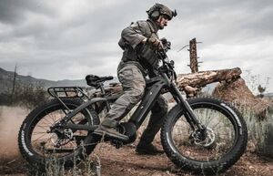 В Австралии солдат пересаживают на электрические велосипеды
