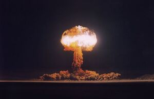 Немирный атом: 10 леденящих кровь снимков атомных взрывов из секретных архивов