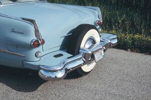Система парковки с помощью пятого колеса от Брукса Уокера у седана Packard Cavalier 1953 года (8 фото + видео)