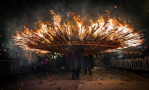 Почему в итальянском городе встречают зиму огненным шествием: Мировая столица огня — Аньоне
