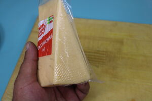 Турецкий повар показал, как правильно нарезать сыр