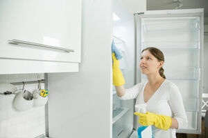 Холодильник пожелтел изнутри: 5 способов вернуть пластмассе белизну