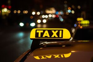 Таксистов заставят пересесть на отечественные автомобили