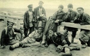 Чем на Руси холопы отличались от смердов