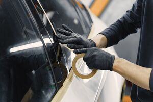 В Госдуме предложили отменить штрафы для водителей за тонировку и неоригинальные детали для автомобилей