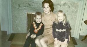Как мать двоих детей доверилась сумасшедшему и прожила жизнь в бегах от «мафии»