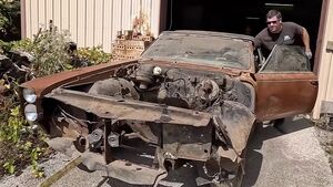 Редкий Pontiac GTO простоял 40 лет: владелец нашел что-то странное в багажнике