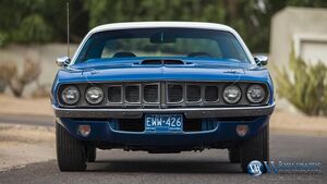Редкий Plymouth Hemi 'Cuda 1971 года найден в подвале спустя десятилетия