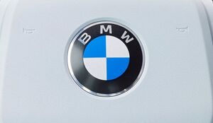 Баварский концерн BMW не спешит уходить из России сменив лишь название юрлица