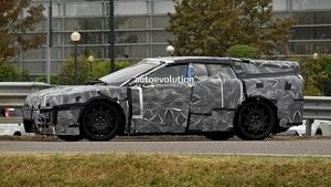Первый электрокар Ferrari замечен на тестах в необычном кузове