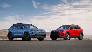 Toyota обновила Corolla Cross и гибрид: новые опции и небольшое подорожание