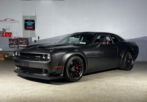 Редкий Dodge Challenger SRT Hellcat Redeye Widebody выставлен на продажу