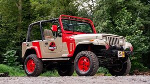 Jeep Wrangler Sahara 1989 года в стиле «Парк Юрского периода»: провал тюнинга