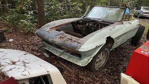 Редкий Corvette 1963 года простоял 45 лет после пожара и кражи деталей