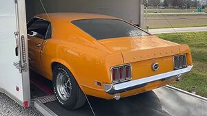Редкий Ford Mustang Boss 429 1970 года найден после долгого хранения