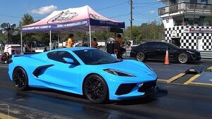 Chevrolet Corvette C8 и Cadillac CT5-V Blackwing выяснили отношения на дрэг-стрипе