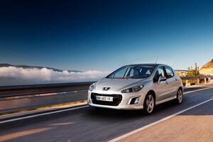 В России продают Peugeot 308 с пробегом как у нового авто по цене Lada Vesta
