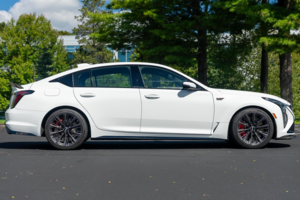 Покупка Cadillac CT5-V Blackwing обернулась для владельца угрозой развода
