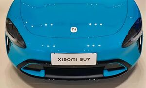 В Китае электрокар Xiaomi SU7 самопроизвольно поехал без водителя и вызвал споры