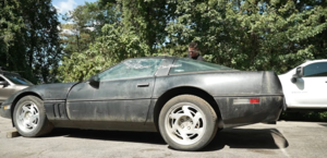 Редкий Corvette ZR-1 простоял 30 лет и вернулся на дорогу с пробегом 933 км