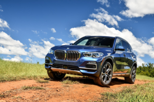 BMW отзывает более 145 тысяч машин из-за угрозы возгорания под капотом